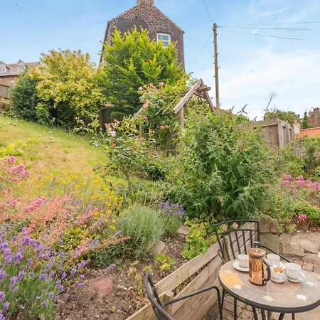 4 Bed In Oc-w084 Whitby