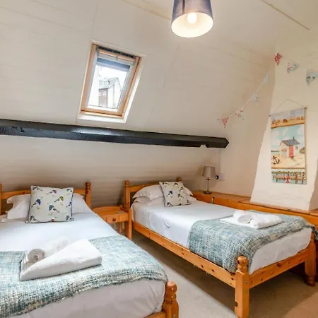 4 Bed In Oc-w084 * Whitby